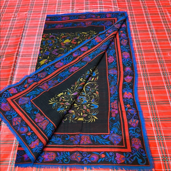 Colorful Floral Pattern Scarf - Picture 3 of 5